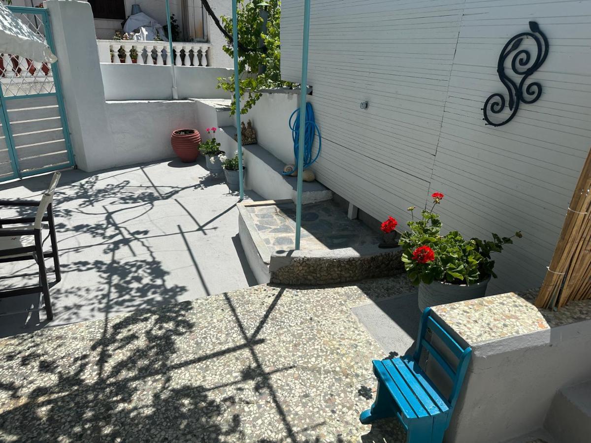 Brinia Cosy Apartment Poros Town Екстер'єр фото