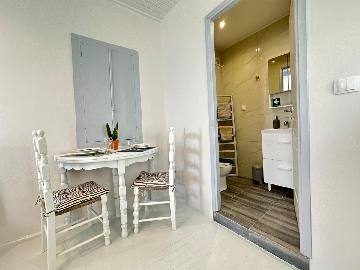 Brinia Cosy Apartment Poros Town Екстер'єр фото