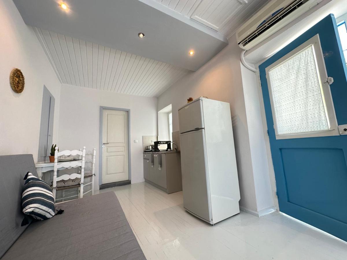Brinia Cosy Apartment Poros Town Екстер'єр фото