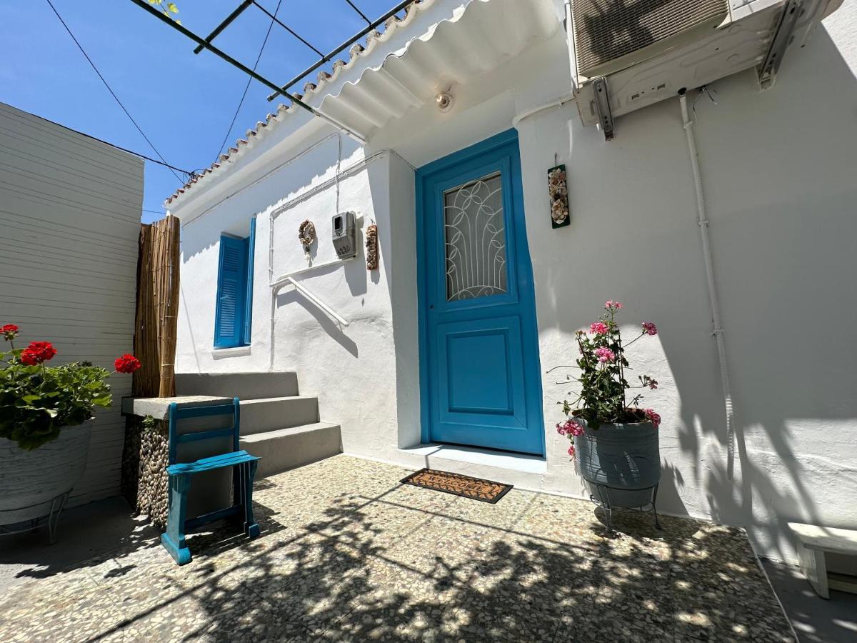 Brinia Cosy Apartment Poros Town Екстер'єр фото